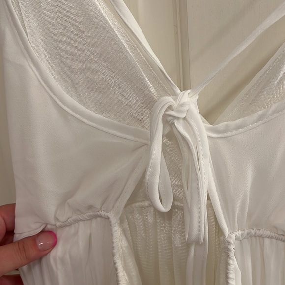 Simple white dress - perfect for a beach cover up - Picture 7 of 8